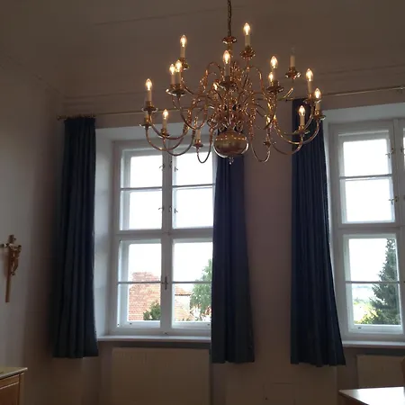 Schloss 3* 굼폴드스키르첸