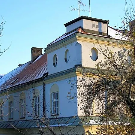 Schloss 3*
