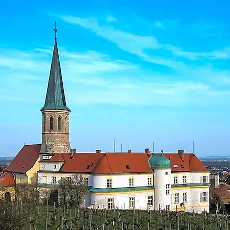 Schloss Hotel 3*