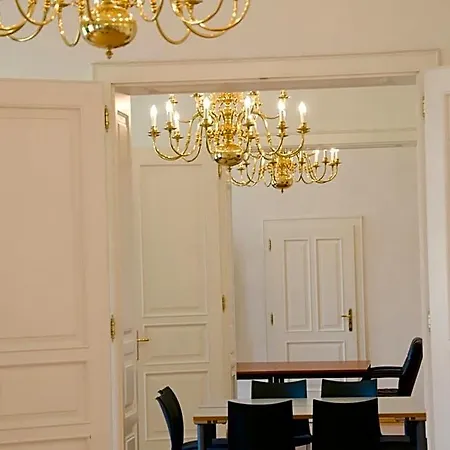 Schloss Hotel 3*