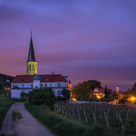 Schloss 3* 冈姆波尔茨基尔兴