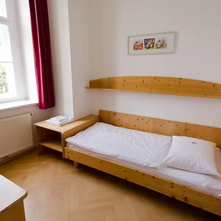 Schloss 3* 冈姆波尔茨基尔兴