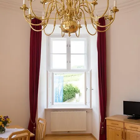Schloss Hotel 3*