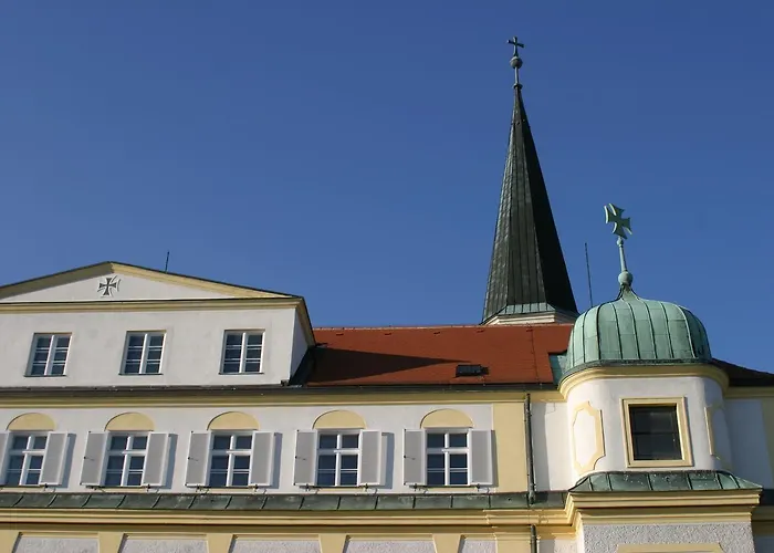 シュロス グンポルツキルヘン ホテル 3*