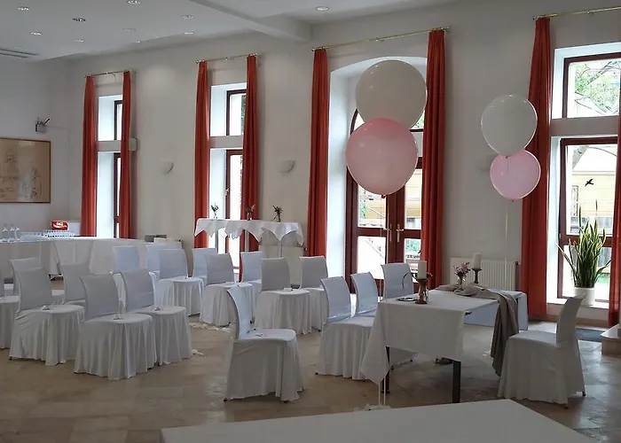 シュロス グンポルツキルヘン