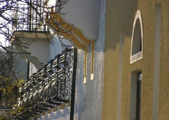 シュロス グンポルツキルヘン 3*