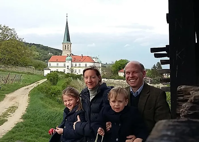 シュロス グンポルツキルヘン