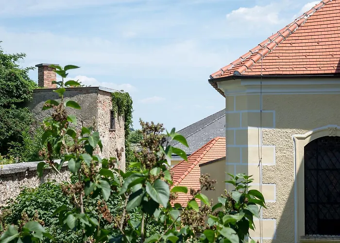 シュロス グンポルツキルヘン 3*