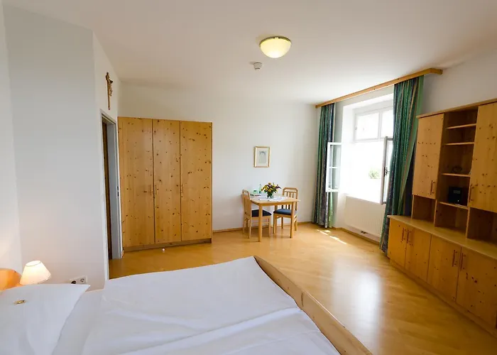 ホテル シュロス グンポルツキルヘン