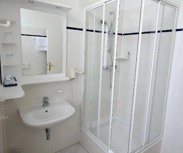 シュロス グンポルツキルヘン